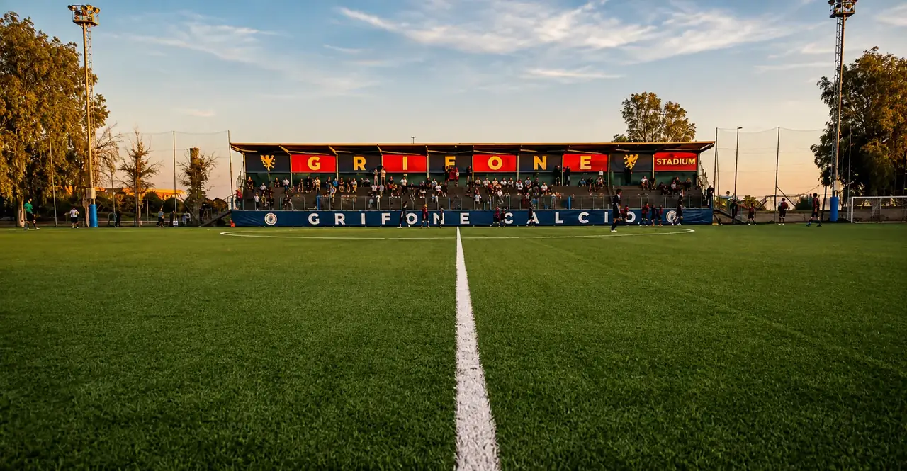 Il campo principale del Centro Sportivo Grifone con la tribuna Grifone Stadium